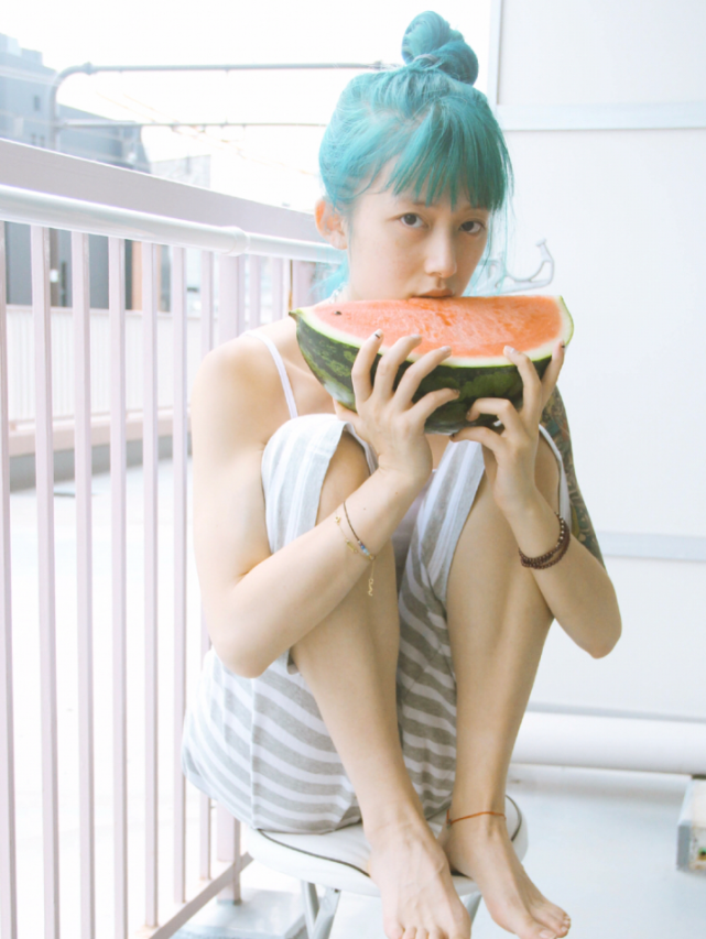 有种撩人叫黑尾酱穿泳衣当她湿发的那一刻全网羡慕李诞