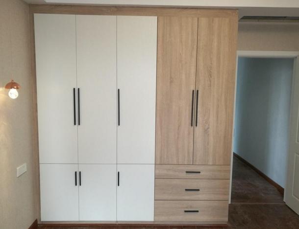 让木工做衣柜,木板选材至关重要,其中有