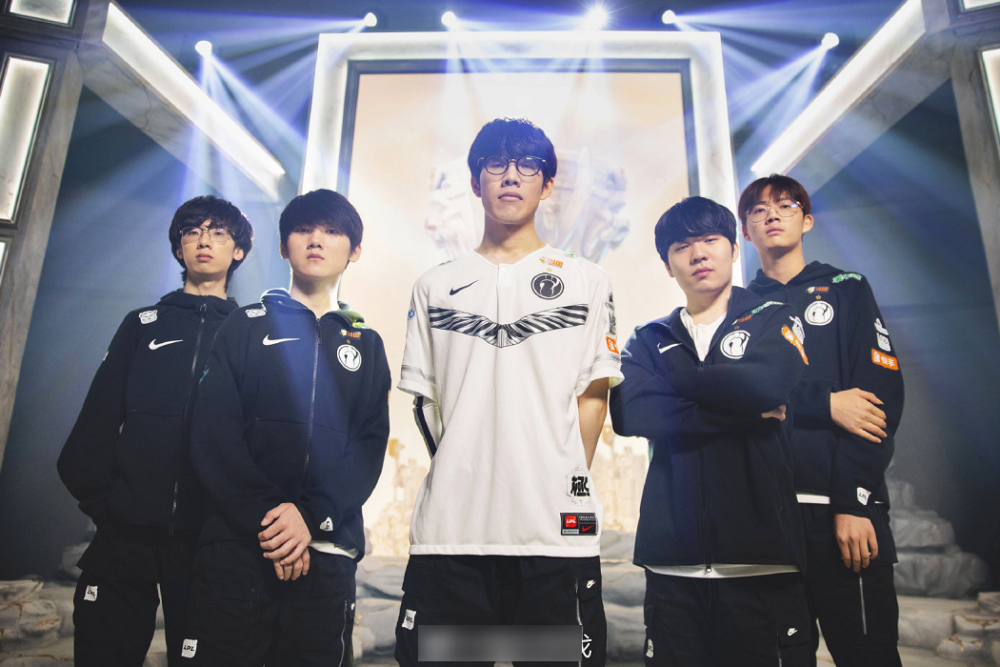 ig宁王排位被路人喊"鞋皇",当场回应2个字,换谁都会生气!