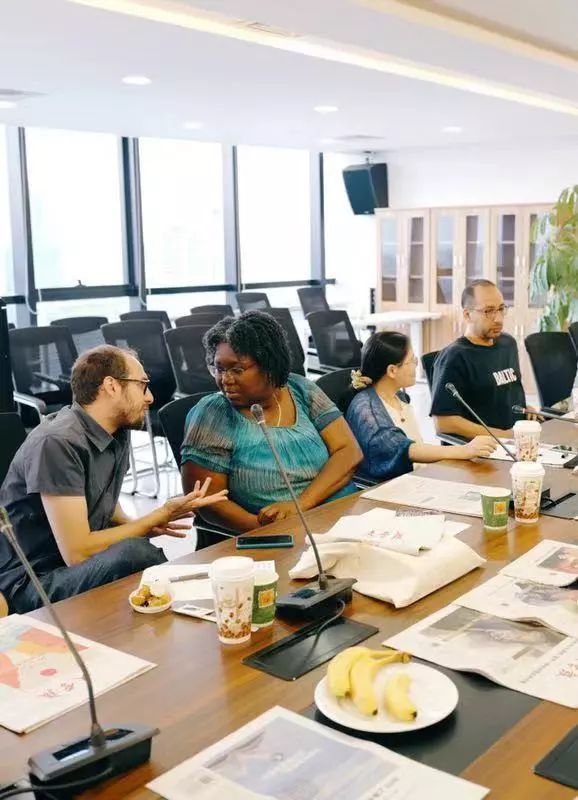 1位擅长用文字描述世界的作家,用什么来形容他