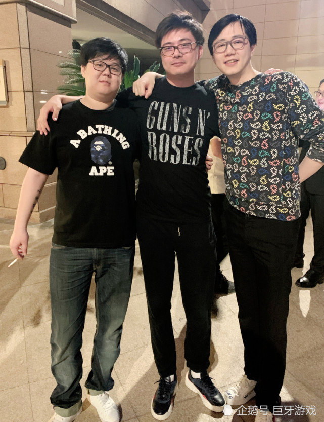 dota2直播一哥yyf补办婚礼大佬云集,longdd好像长高了