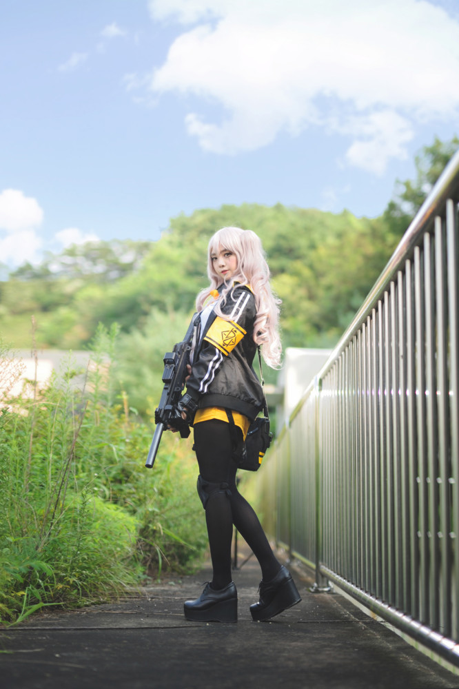 cosplay少女前线:可爱萝莉ump45