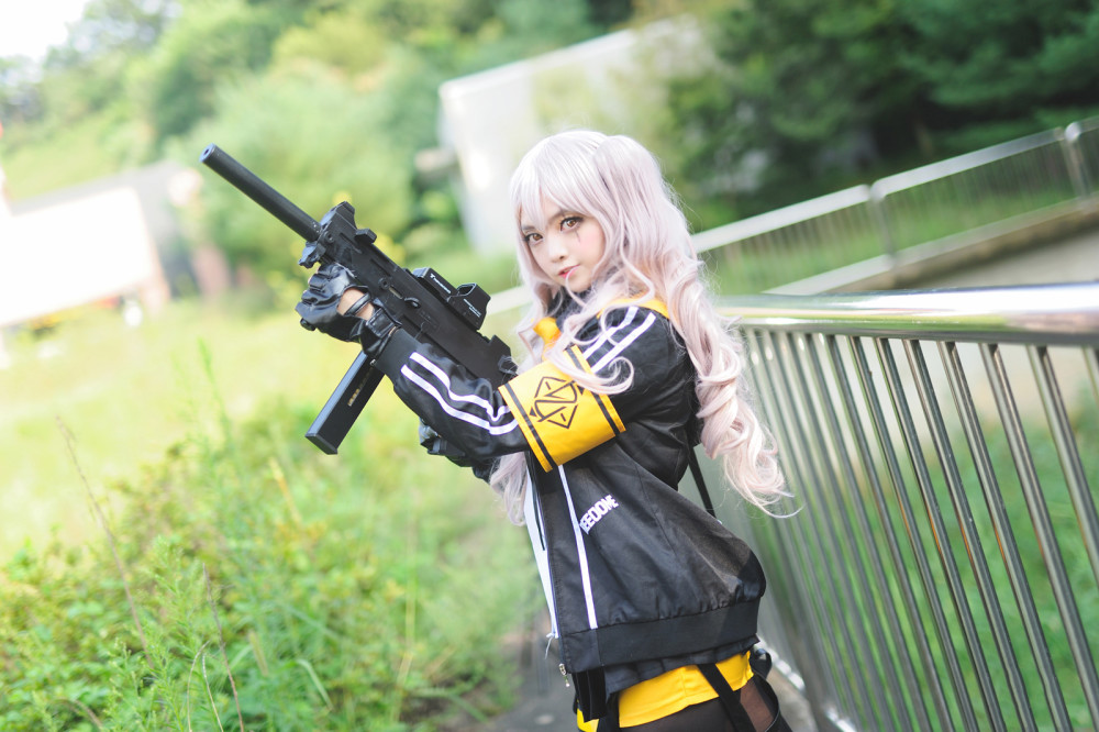 cosplay少女前线:可爱萝莉ump45