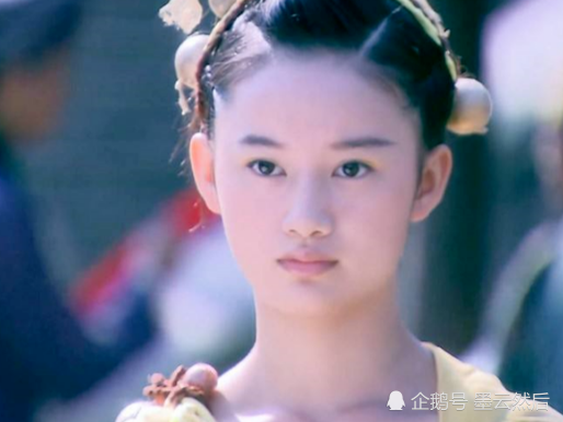 有种性感叫《仙剑》花楹,粉红色小吊带,让人忍不住放大看个仔细