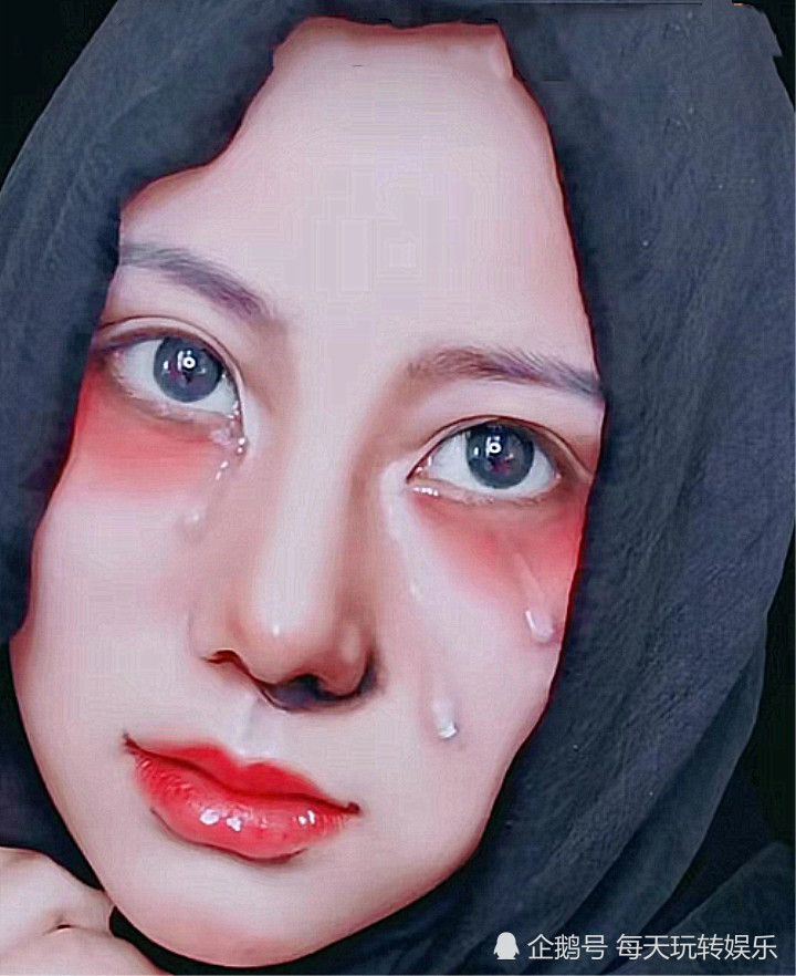 小姐姐画"圣母眼泪妆",开头:玩笑有点大,结局:画里爬出来的?