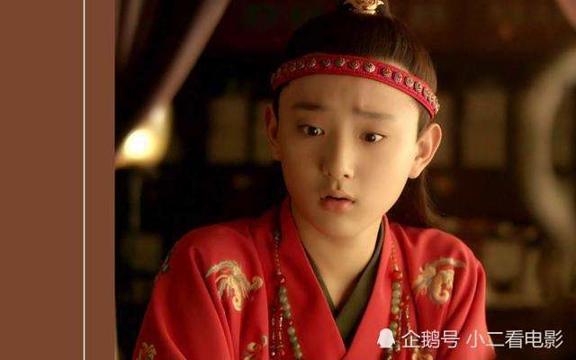 于小彤的起点很高,他小时候演过李少红版《红楼梦》,饰演男一号贾宝玉