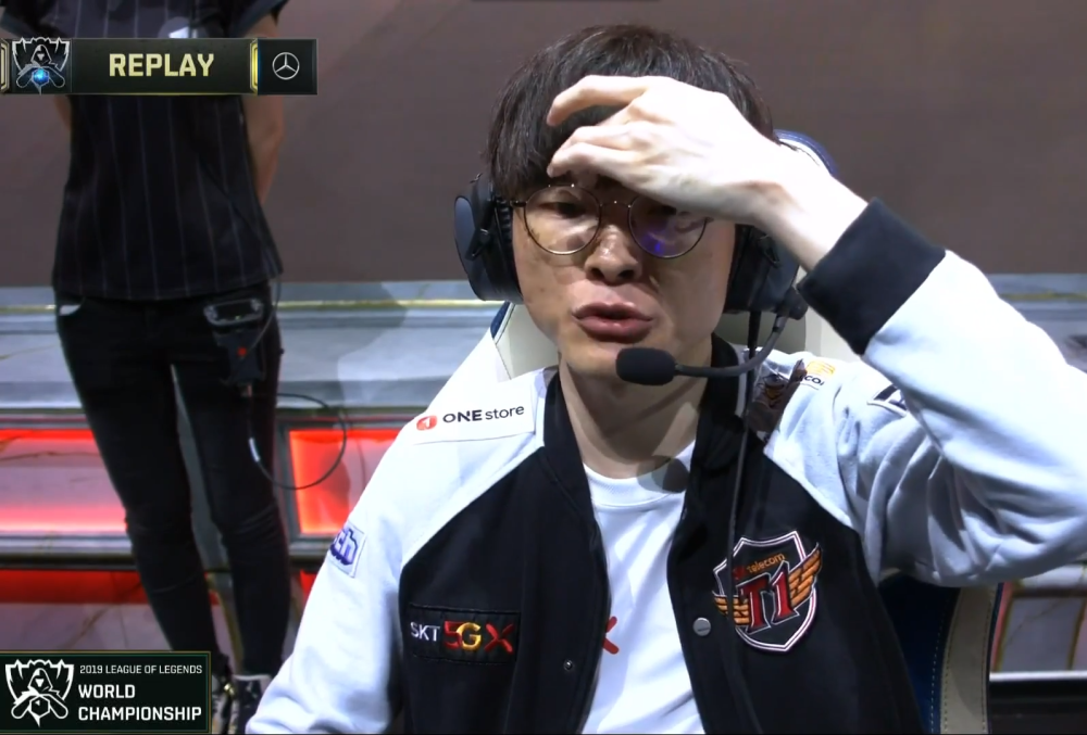 faker已经拿到过三次世界冠军了,在英雄联盟这款游戏中,他拿到的荣誉