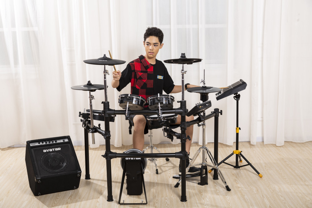 "儿童学习音乐最好先从打击乐学起,因为打击乐能够最直接的满足孩子