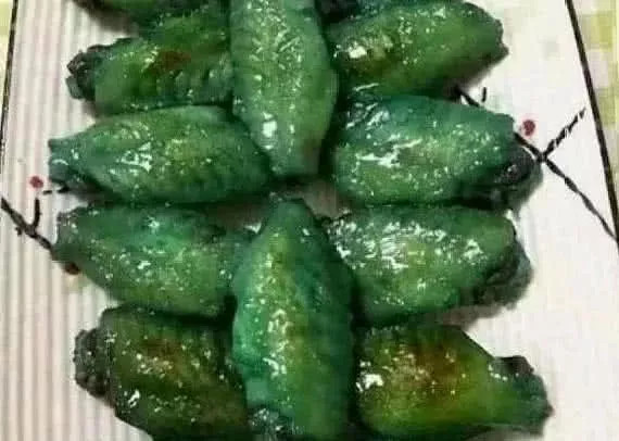 看到这一幕小编简直是很震撼,难道是鸡翅变异了?