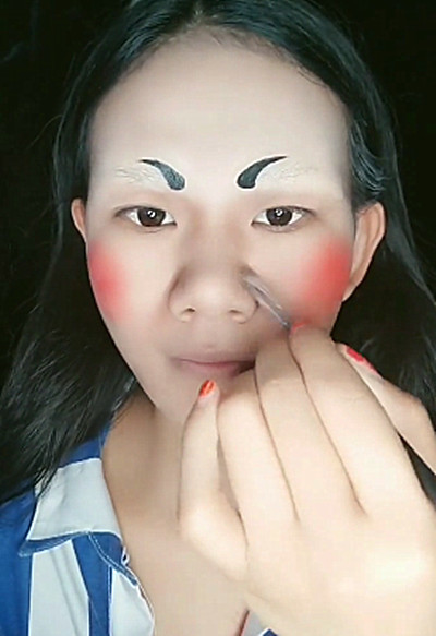 女生仿妆"如花",开局:要自毁形象吗?结局:你是最美的村花