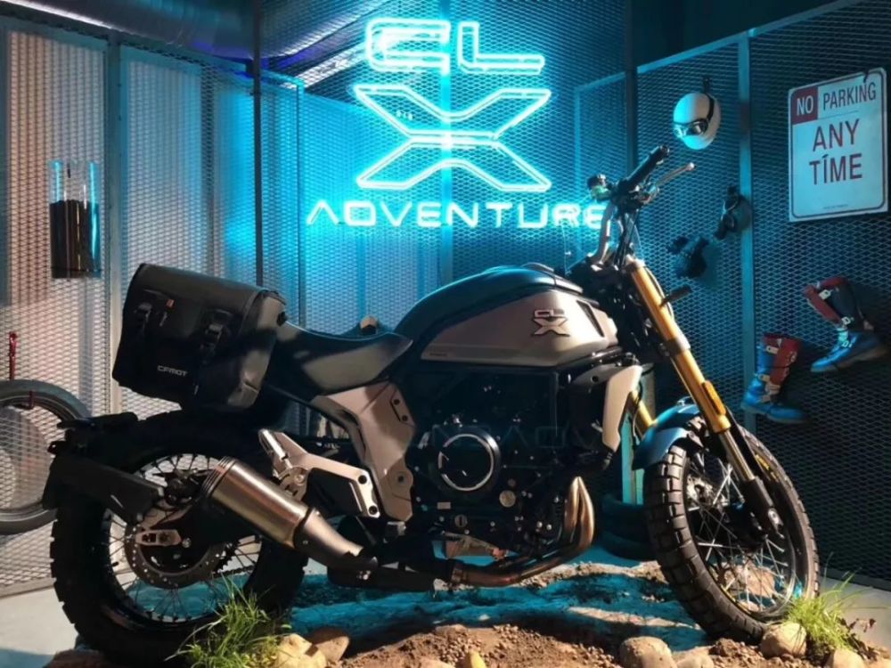 春风700复古clx正式亮相将分为三个车型版本