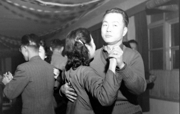 在孟良崮背锅的李天霞最后是什么结局