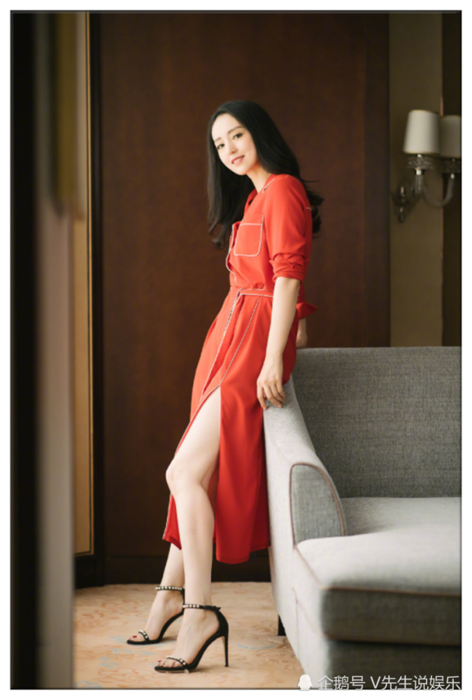 董璇生日巧遇前夫庭审,关悦凌晨发微博祝福,37岁近照颜值耐打