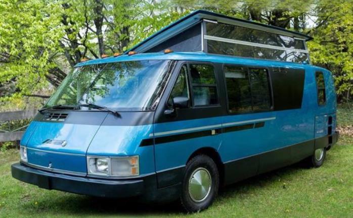 宝马30年前推出的房车,只生产了300台,带双人床,升降车顶