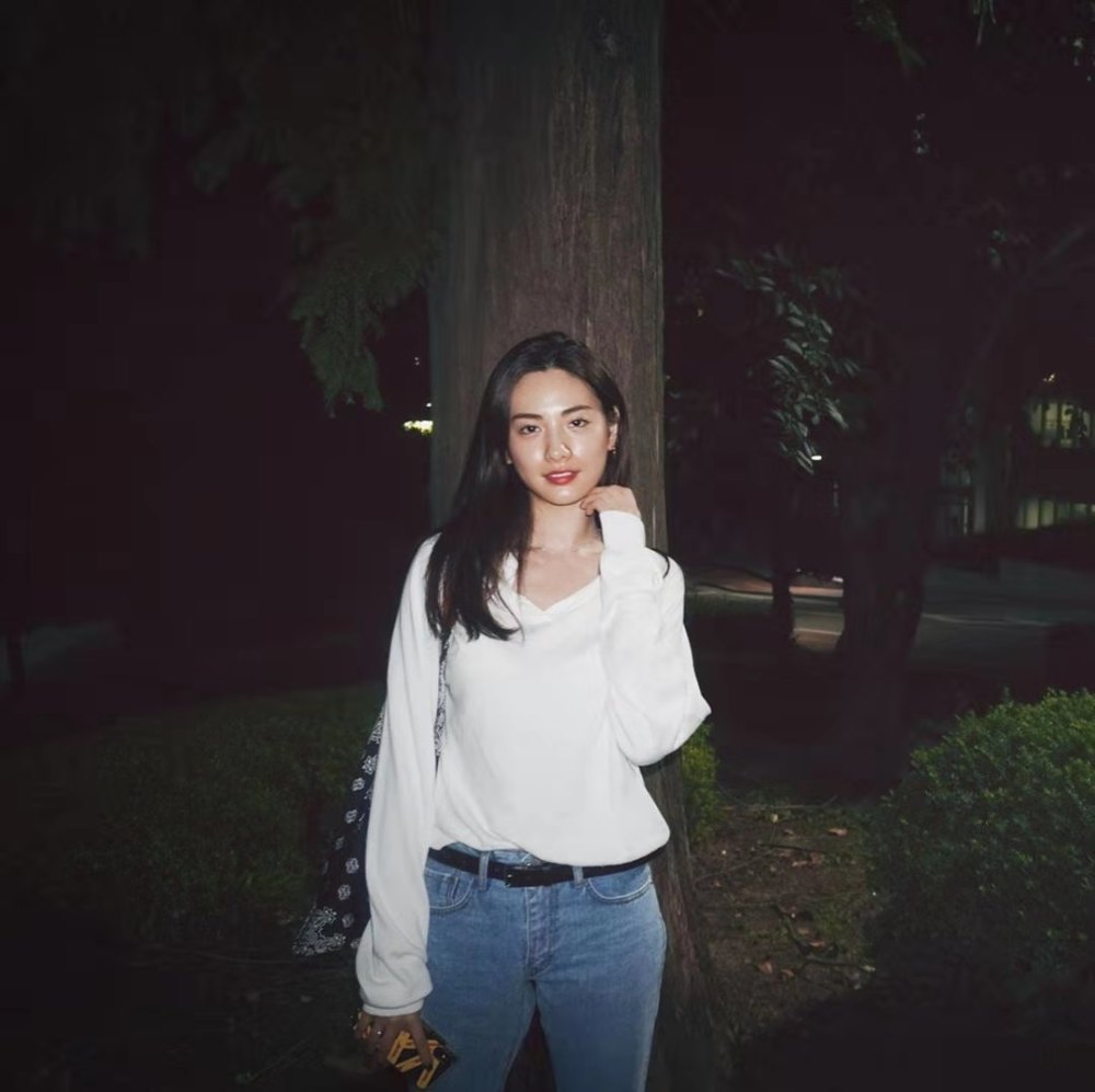 林珍娜素颜状态憔悴,不带妆老气十足,世界第一美颜值崩了