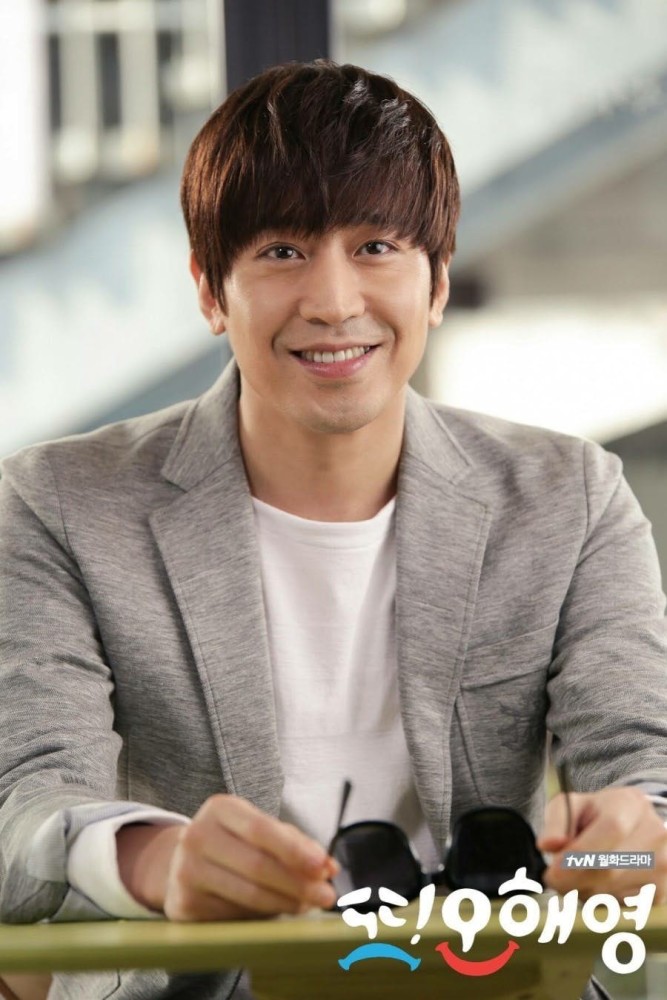 eric确定搭档高媛熙主演《怪咖!文主厨》,"料性男"回归