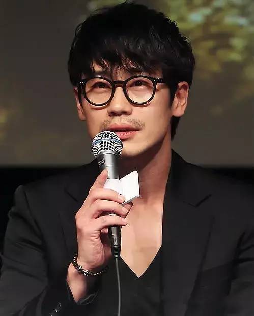 这部韩国版色戒对准了小人物的生活