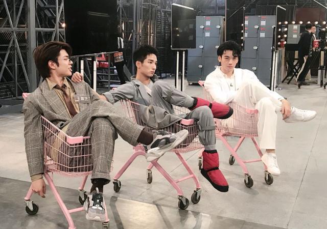 《舞蹈风暴》:李响跟王晨艺学街舞,悟性太高跳成了大秧歌