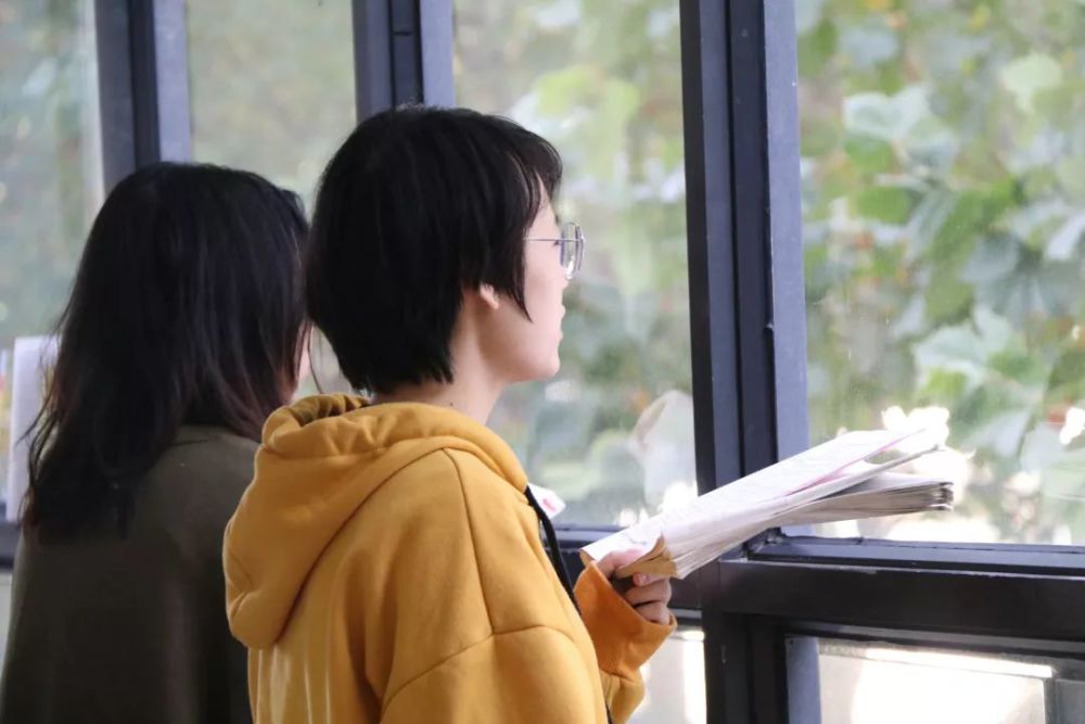 晨读倡议 | 你读书的样子真美