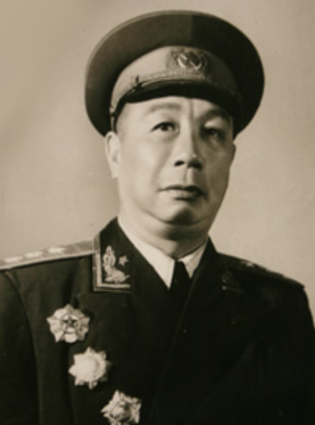 陈士榘,1955年被授予上将军衔