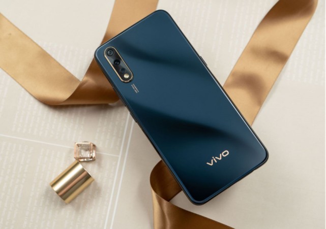 双十一选手机,携优惠来袭的vivo z5极速幻影