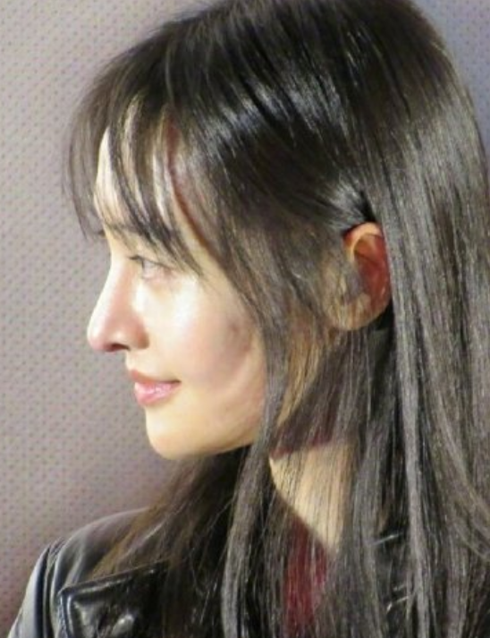 郑爽鼻子又登热搜不自然状态变化大这真没整容