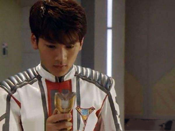 他没用神光棒也能变身迪迦,大古:你个假迪迦!