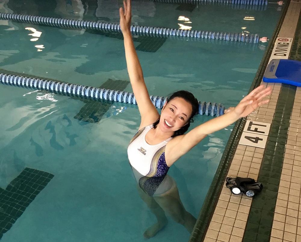 67岁不老女神刘晓庆,身材好似少女,健身实现"逆生长"