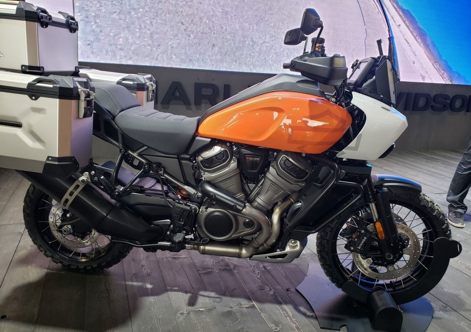 哈雷戴维森首款拉力摩托panamerica亮相米兰