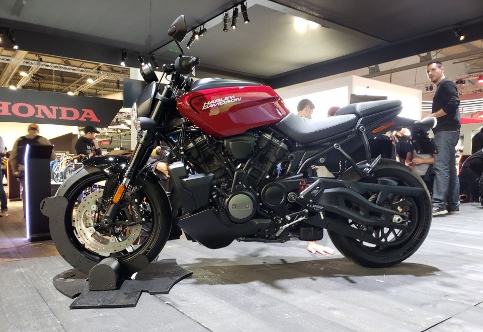 哈雷戴维森首款拉力摩托panamerica亮相米兰