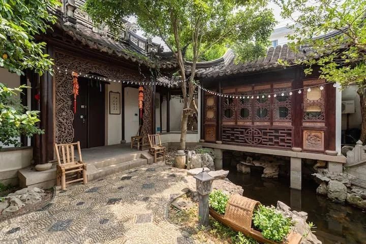 孤剑独掷破天宇,逍遥游中梦逍遥,若再也不见那侠女,独自做一个浪荡