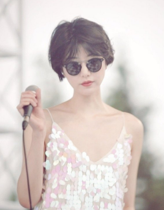 susie是一位爵士歌手平常她的休闲活动或许就是参加各种各样的音乐节