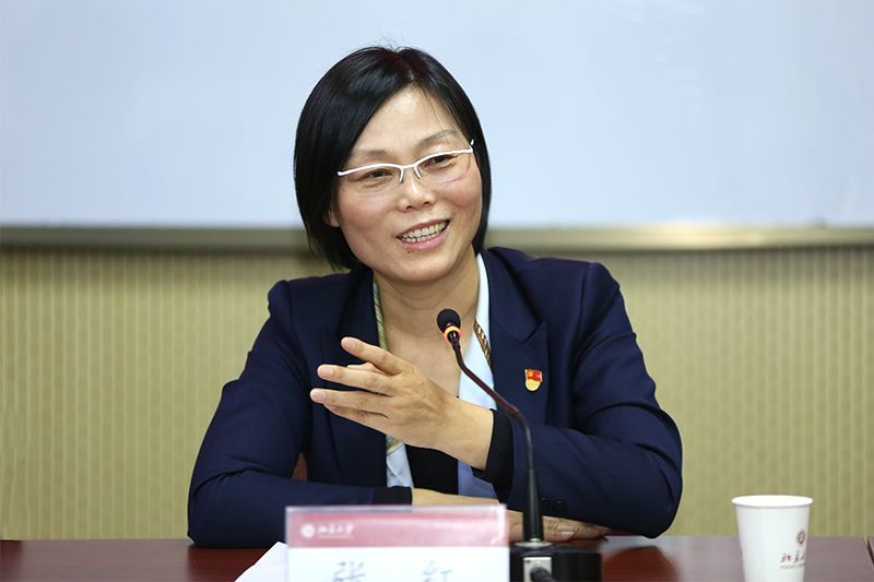 从今天开始新时代人又多了一个身份那就是北京大学的校友100年前