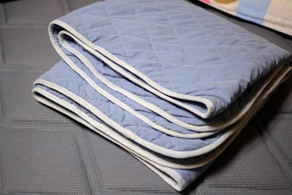 没有暖气也不怕,石墨烯低压智能控温电热毯评测,加热快