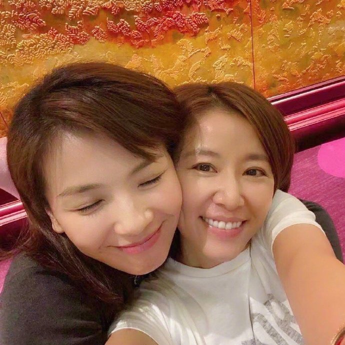 继蒋欣之后，刘涛又和闺蜜林心如闹掰了？她亲自下场辟谣恶评（组图） - 10