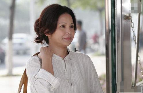 本片运用五首曼波女郎葛兰的歌曲,拍成辉煌灿烂的幻想场面,在灰暗的