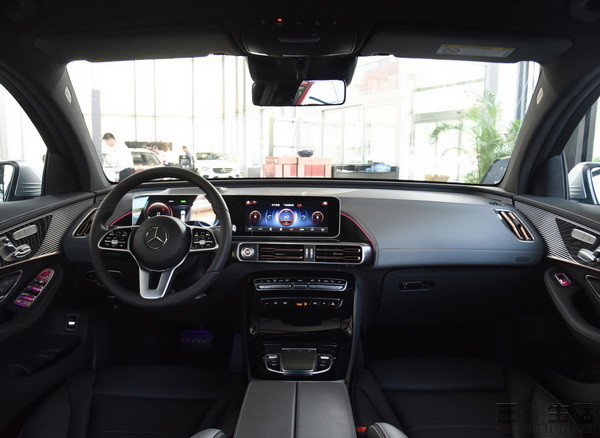 设计不变配置调整新款奔驰eqc400实车已到店