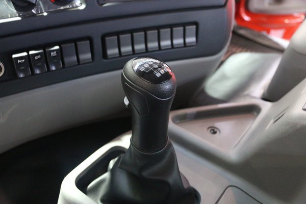 430马力国六发动机环保没压力东风天龙kc渣土车再升级