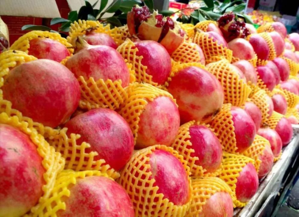 鲜果飘香迎西马西昌甜蜜带回家