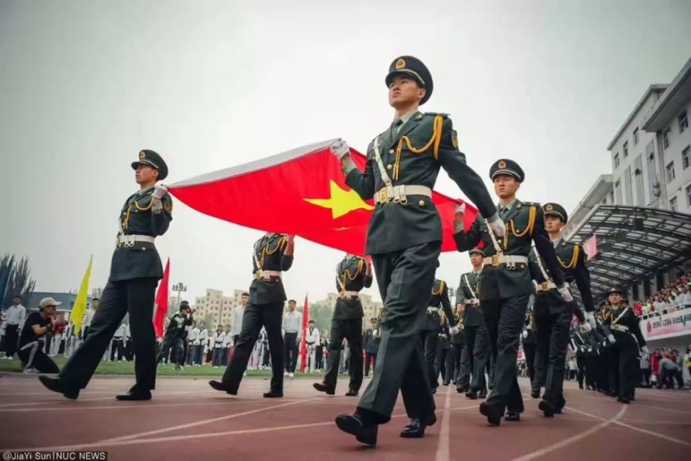 我们都是护旗手那些我和国旗同框的日子