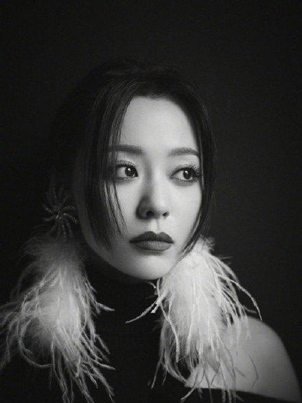 张靓颖再唱天下无双:在爱情中受过伤的她,如今