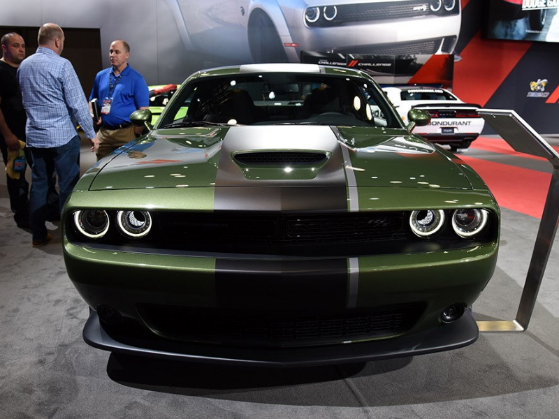 疯狂赛车道奇挑战者充满肌肉的力量