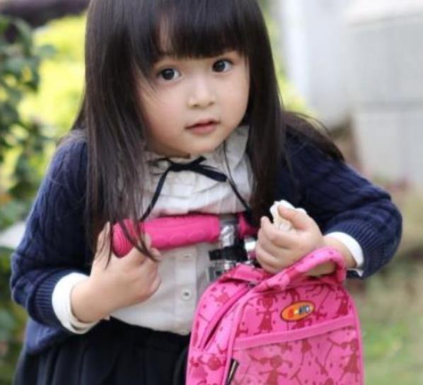 因颜值太高,被"禁止"整容的童星,如今长大后变成这样