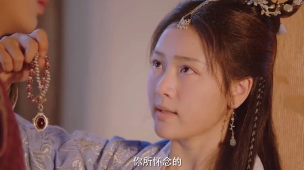 《明月照我心》由李陽導演,方逸倫(飾李謙),凌美仕(飾李明月)領銜主演