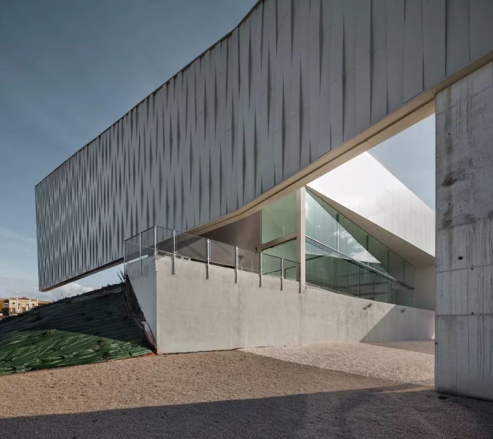 二十个悬挑的力量之美