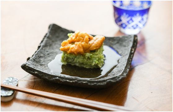 隐藏在青森县最地道的鱼介料理店 据说得提前好几个月预约 腾讯新闻