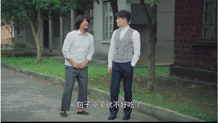 奔腾年代:周铁锤的出现,为剧情埋伏笔,细节显示曼宁最终嫁给他