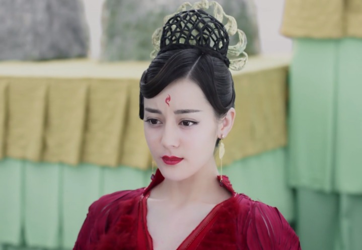 白凤九继任青丘女君,东华帝君为何送她征战图,孤帝一语道破!