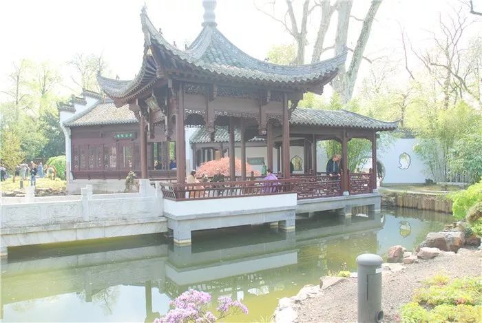 法兰克福中国花园遭歹徒纵火焚毁 修复两年浴火重开 腾讯新闻