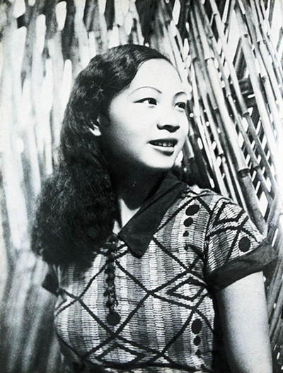 王人美经朋友介绍认识了著名画家叶浅予,认识没几个月就结婚了